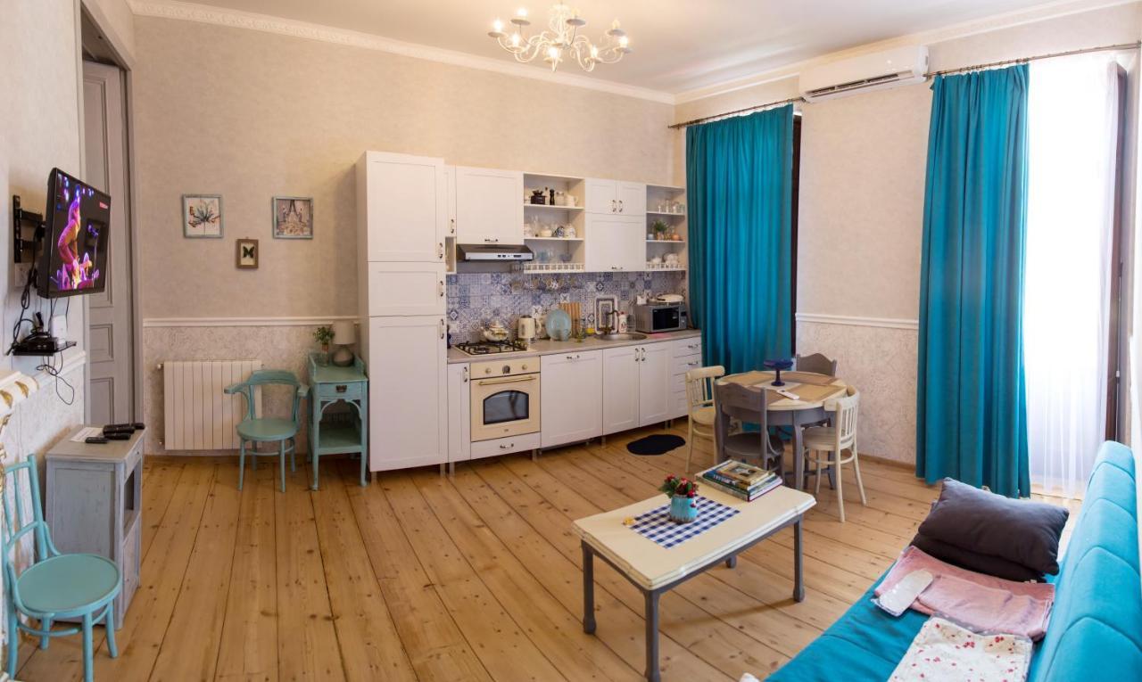 Apartament On Aghmashenebeli 26 Tbilisi Exterior photo